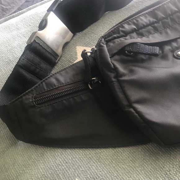 100% AUTH PRADA FANNY WAIST BELT BAG W/CARDS - Picture 8 of 8